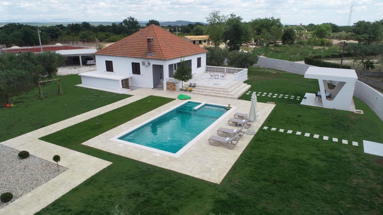S&I Peaceful Holiday Home With Pool & Jacuzzi Galovac  Zewnętrze zdjęcie
