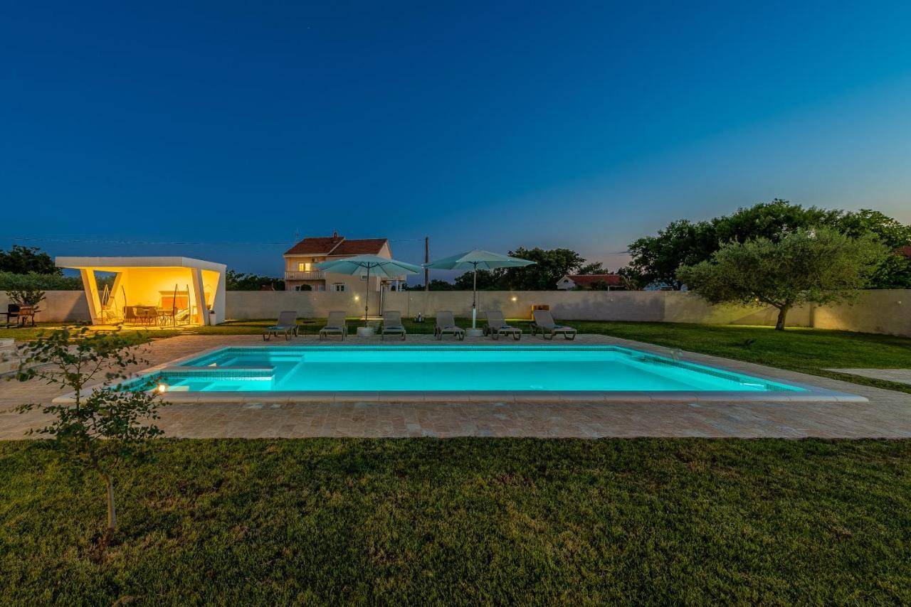 S&I Peaceful Holiday Home With Pool & Jacuzzi Galovac  Zewnętrze zdjęcie