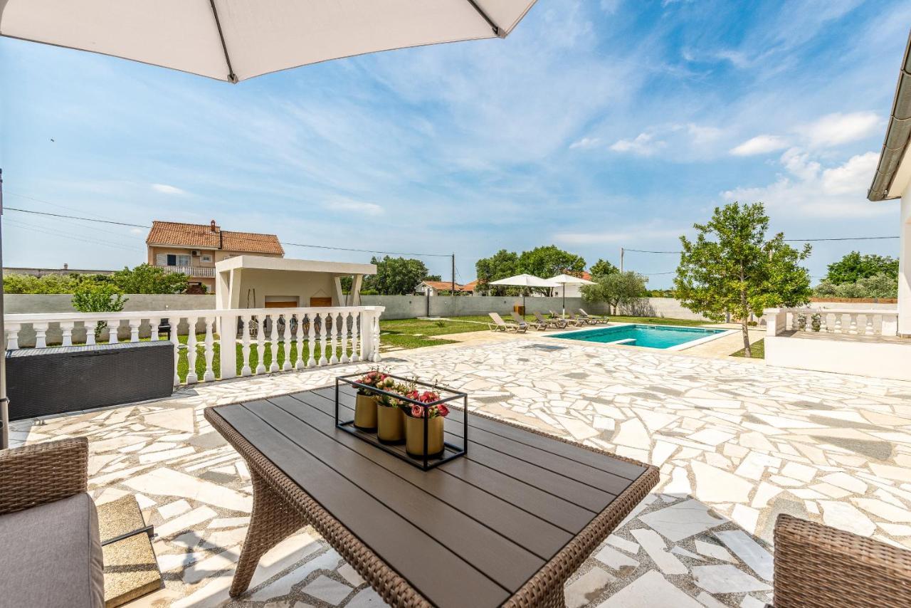S&I Peaceful Holiday Home With Pool & Jacuzzi Galovac  Zewnętrze zdjęcie