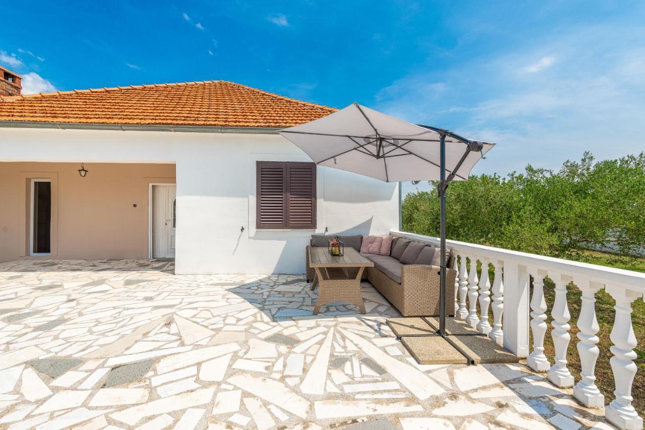 S&I Peaceful Holiday Home With Pool & Jacuzzi Galovac  Zewnętrze zdjęcie